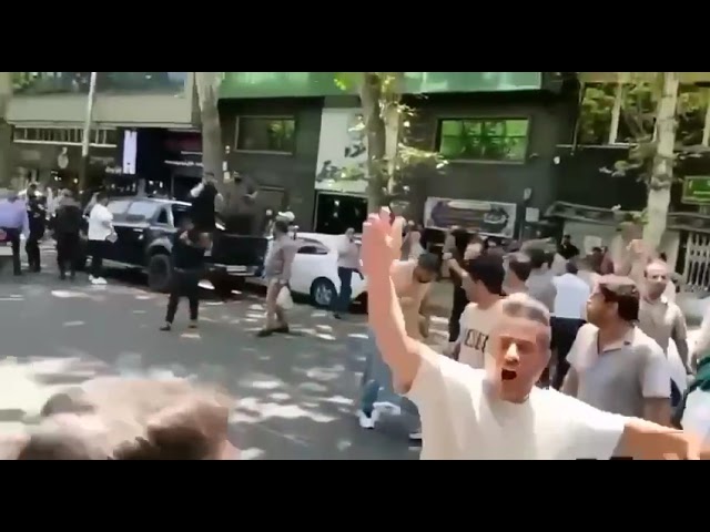 احتجاجات غاضبة في قلب طهران