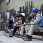 إيران.. البطالة الحقيقية خمسة أضعاف الأرقام الرسمية ومليون عامل يغادرون سوق العمل