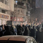 الشابات في طليعة الانتفاضة: منظومة قمع في طهران تحاصر جيل غد بملاحقات قضائية
