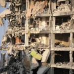 مأزق الحرب وسُمّ التفاوض: النظام الإيراني يواجه انسداداً شاملاً وخطر انفجار شعبي
