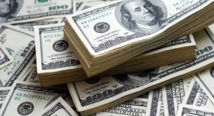 انهيار تاريخي للعملة الإيرانية.. الدولار يتجاوز 208 آلاف تومان