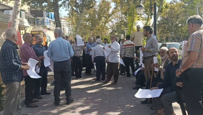 إيران .. هجوم لقوات الأمن على تجمع شبان يطالبون بفرص عمل في الأهواز واحتجاجات للمتقاعدين والعمال في عدة مدن