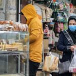 الخبز يدخل قائمة الكماليات في إيران