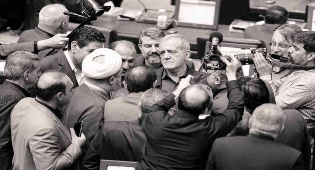 فشل مجتبى خامنئي في احتواء حرب الأجنحة وسط تصاعد شبح الانتفاضة في إيران