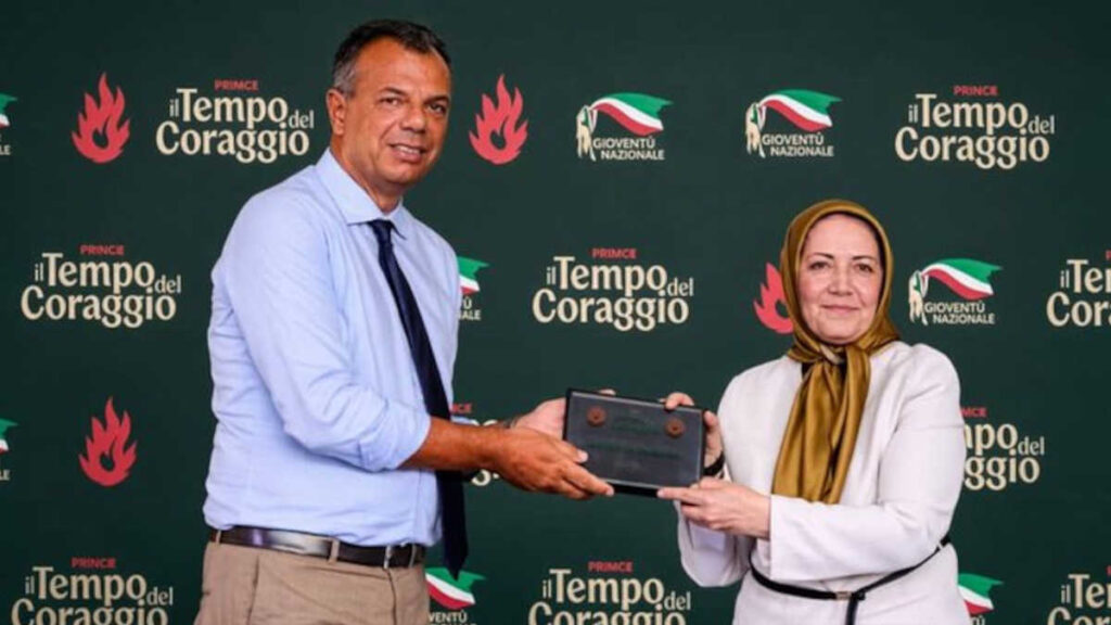 روما تكرّم نضال المرأة الإيرانية بمنح «جائزة الشجاعة» لسروناز جيت ساز