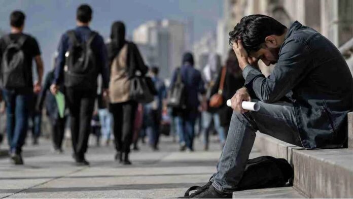 خلف أرقام البطالة الرسمية.. انهيار سوق العمل في إيران