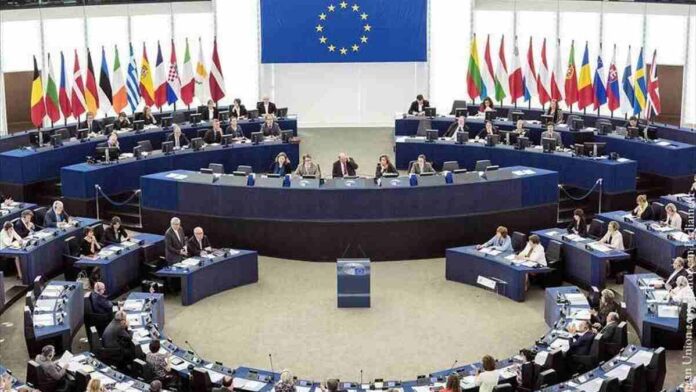 برلمانيون أوروبيون يطالبون بإحالة قادة النظام الإيراني للجنائية الدولية 