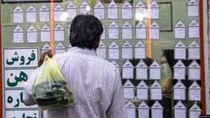 48% من دخل الفقراء لضمان سقف متهالك: «مافيات النهب المنظم» تطرد ملايين الإيرانيين إلى هوامش البؤس