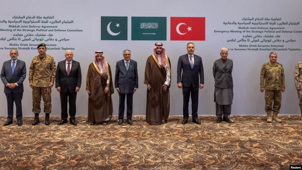 باكستان وتركيا والسعودية تتفق على الانتشار السريع للقوات العسكرية في الأراضي السعودية