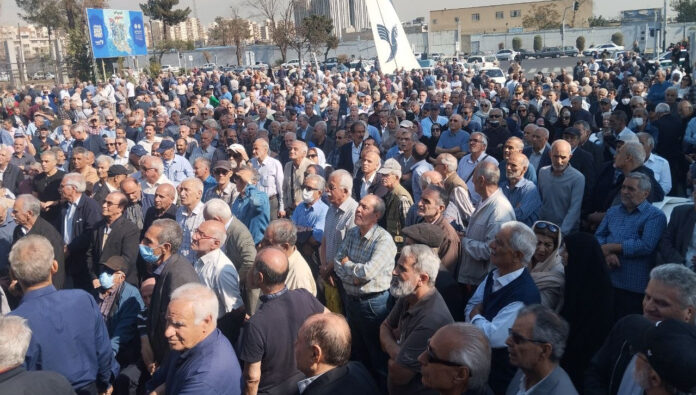 احتجاجات متزامنة لمتقاعدي «هما» وعمال «خوشه صبا» في إيران