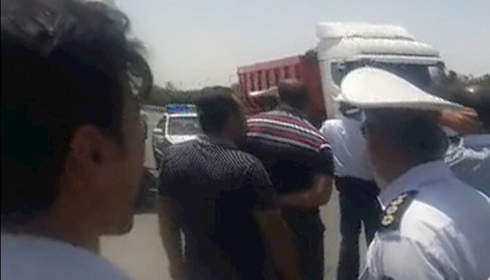 الإضراب العارم لسائقي الشاحنات