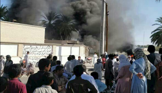 حرق مجلس بلدة جالق في سيستان وبلوشستان