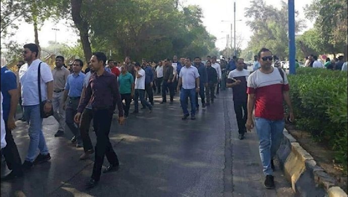 مسيرة لعمال المجموعة الصناعية للصلب بمدينة الأهواز- 25 آب 2018