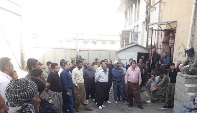 احتجاج أصحاب غرف علوة الفواكة والخضروات بمدينة سقز