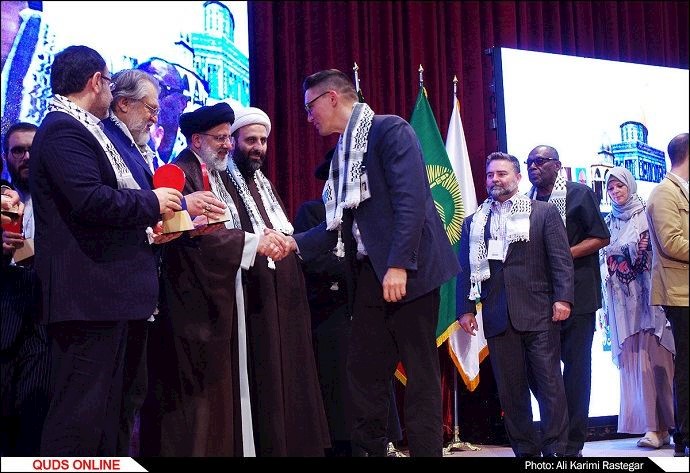 إبراهيم رئيسي تحت حكم أستان في المؤتمر