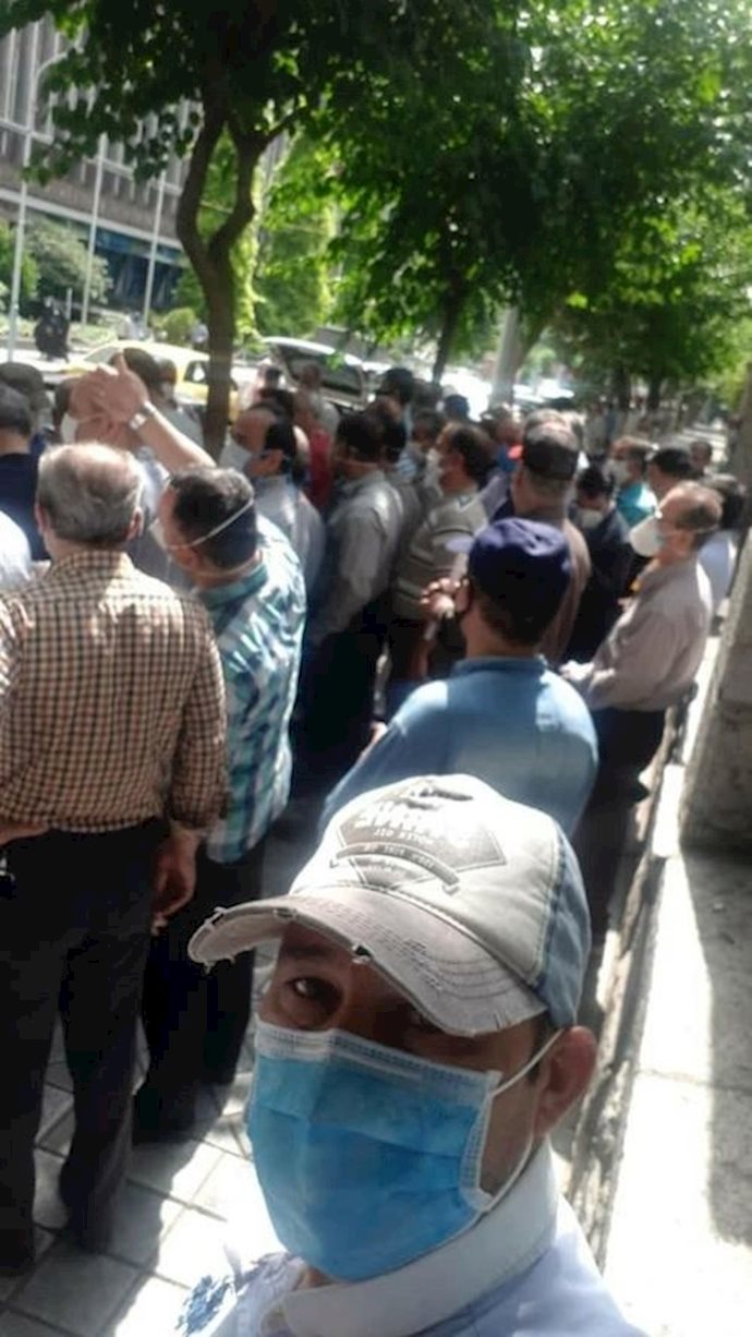 تجمع لسائقي الحافلات في طهران