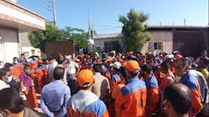 تجمع عمال البلدية في ميرجاوه