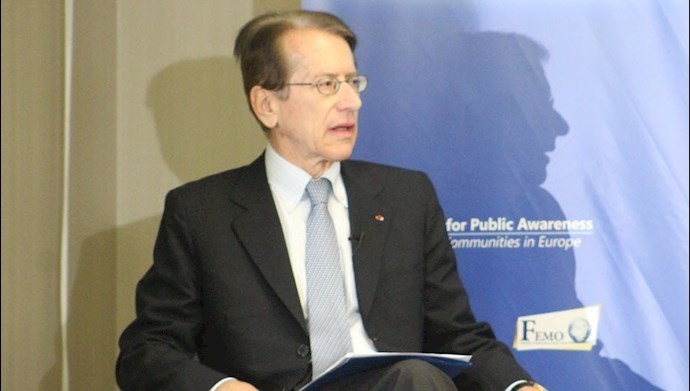وزير الخارجية الإيطالي السابق جوليو تيرتيزي