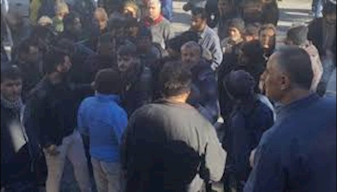  احتجاج عمال مصلحة المياة و المجاري في كرمانشاه 
