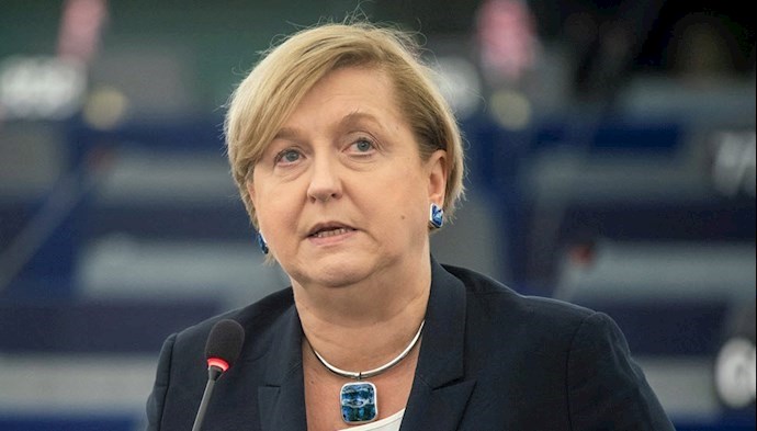 وزيرة الخارجية البولندية السابقة آنا فوتيغا