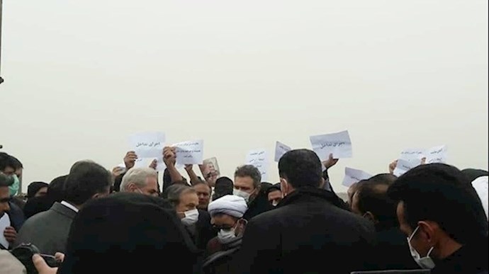 تجمع احتجاجي لمزارعي مبارك شهر ملكان2