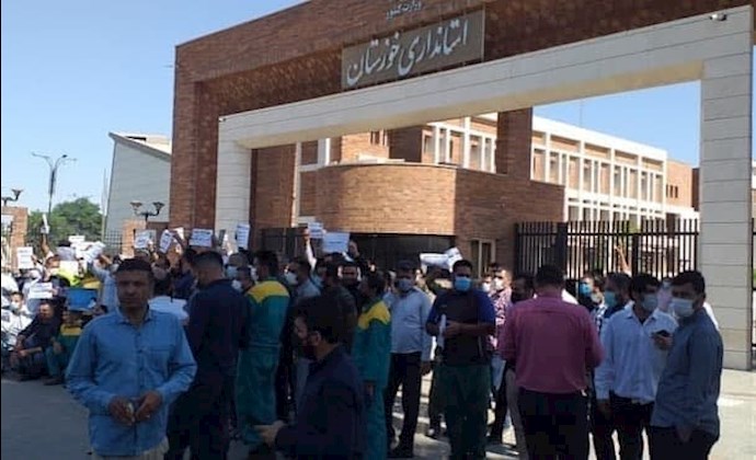 تجمع احتجاجي للعاملين في بلدية الأهواز