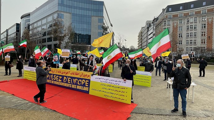 وقفة‌ احتجاجیة‌ للجالية الإيرانية