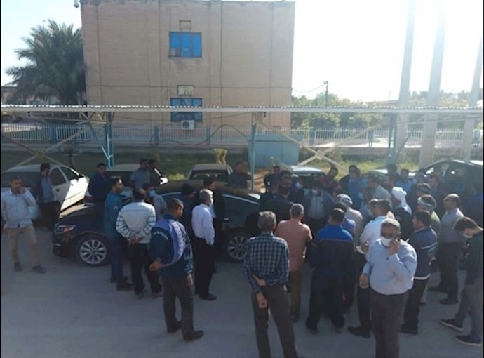 احتجاج موظفي دائرة المياه والمجاري في خرمشهر