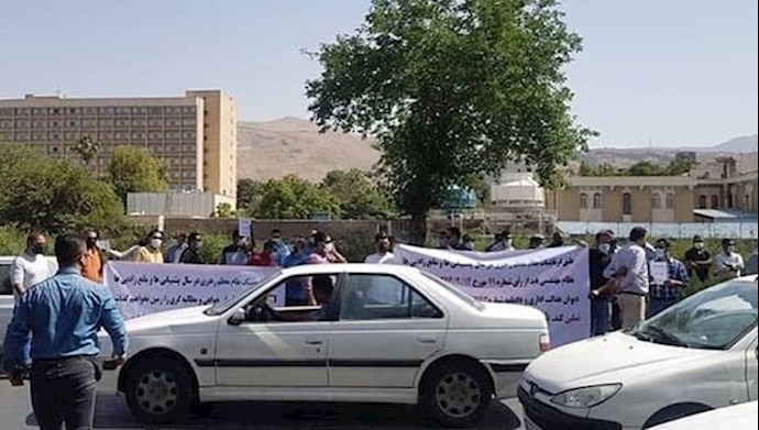 وقفة احتجاجية للمهندسين والمقاولين في شيراز