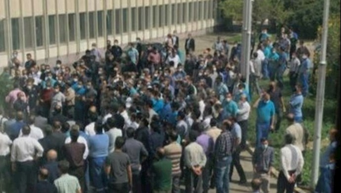 تجمع واحتجاج الكوادر الفنية للطيران الوطني تجمع واحتجاج الكوادر الفنية للطيران الوطني