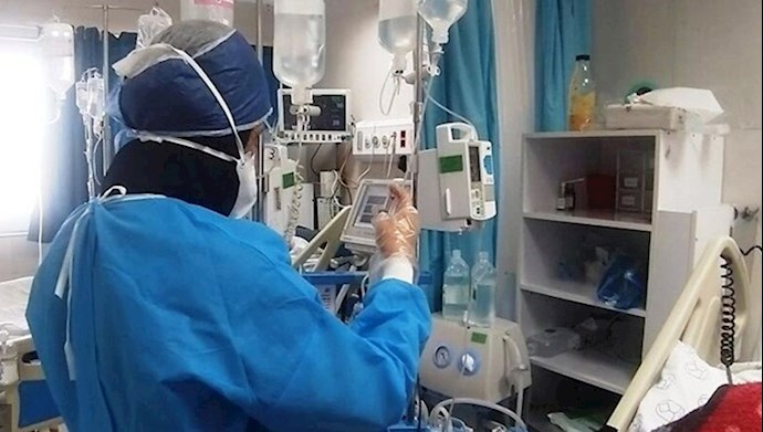 الطاقم الطبي في إحدى المستشفيات - صورة من الأرشيف