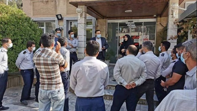 موظفي إطفاء الحريق موظفي إطفاء الحريق