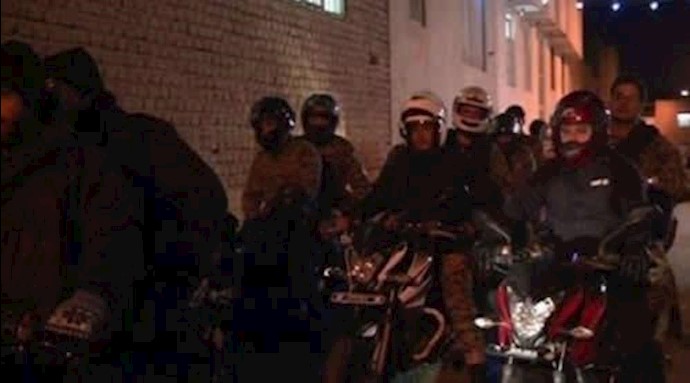 تسيير دوريات تسمی«محله محور» خوفا من استمرار انتفاضة الشعب الإيراني