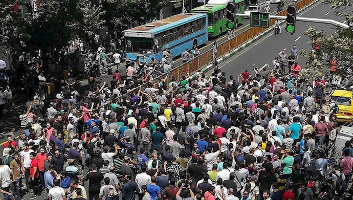 تداعيات العقوبات على اقتصاد النظام الإيراني تنذر بتجدد الاحتجاجات