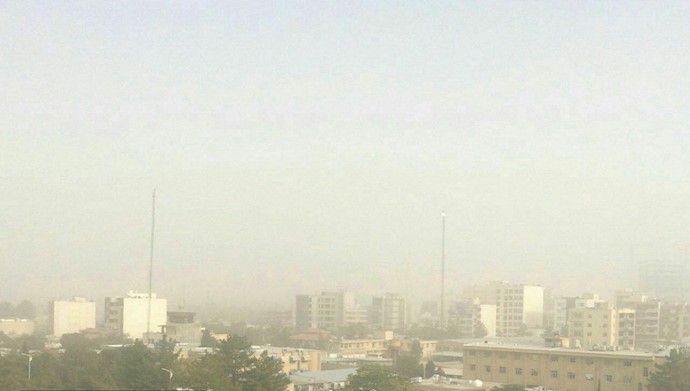 دوائرمحافظة كرمان تغلق بسبب تراكم الغبار