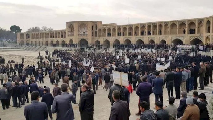 تجمعات احتجاجية عمالية من الأهواز في الجنوب إلى أذربيجان في الشمال وسيرجان في شرق إيران