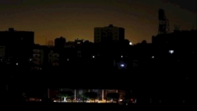 انقطاع التيار الكهربائي أو النهب ما أمكن وابتزاز أبناء الوطن